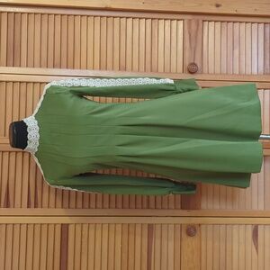 Beautiful Long Sleeve Green Vintage Dress With Lace Accent Fits Size Small